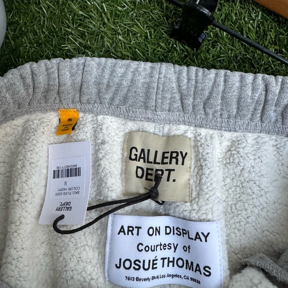 GALLERY DEPT
Straight-Leg Logo-Print Frayed Cotton-Jersey
Drawstring Shorts
$295 - Picture 13 of 14